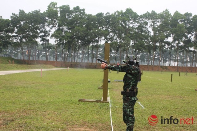 Xạ thủ nữ tranh tài trong nội dung bắn súng ngắn