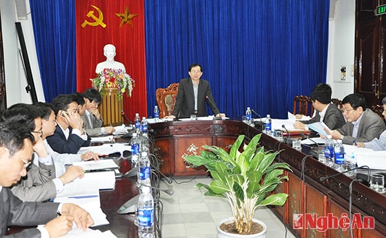 Đồng chí Đinh Viết Hồng phát biểu chỉ đạo kết luận buổi làm viêc