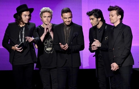 Nhóm One Direction nhận giải tại AMA 2014.