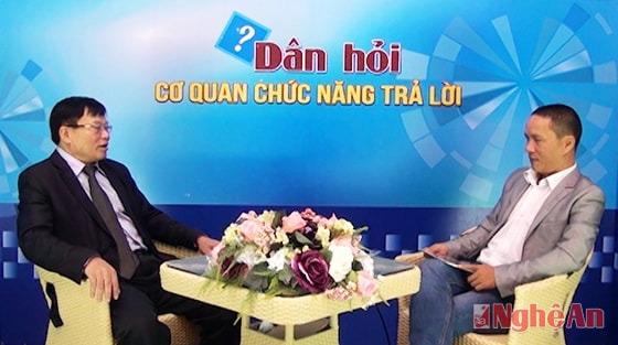 Đồng chí Thái Huy Vinh trả lời phỏng vấn của báo Nghệ An.