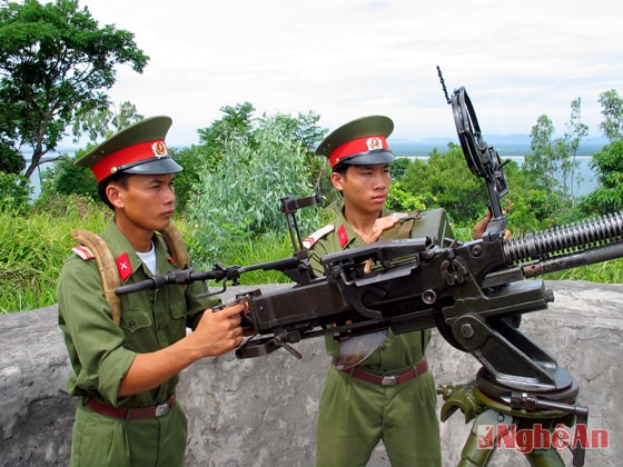 Chiến sỹ đảo Ngư luyện tập sẵn sàng chiến đấu. Ảnh: Phan Toàn