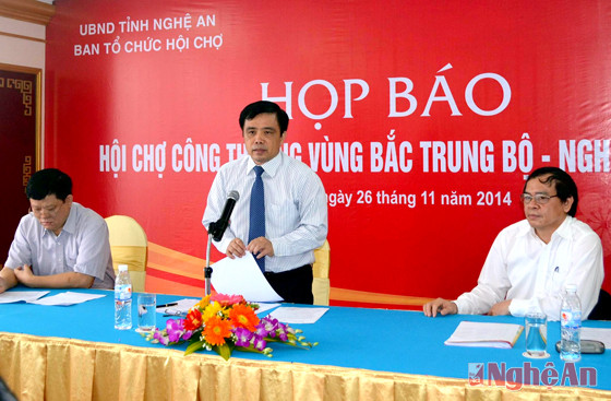 Đồng chí Huỳnh Thanh Điền – Phó Chủ tịch UBND tỉnh phát biểu tại buổi họp báo