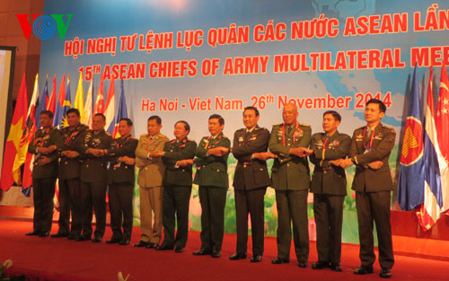 Tư lệnh Lục quân các nước ASEAN tại Hội nghị
