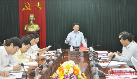 Đồng chí Hồ Đức Phớc chủ trì phiên họp