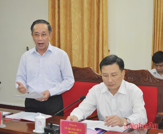 Phó Bí thư Thường trực Tỉnh ủy Trần Hồng Châu phát biểu tại phiên họp