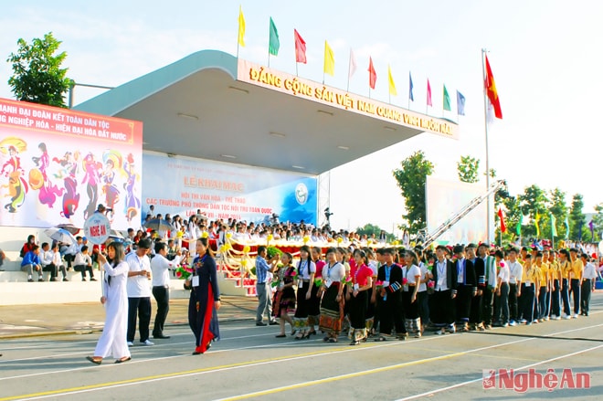 l Học sinh Trường Dân tộc nội trú tỉnh tham dự Hội thi Văn hóa thể thao các trường DTNT toàn quốc.