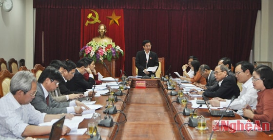 Đồng chí Nguyễn Hữu Lậm chủ trì cuộc thẩm tra
