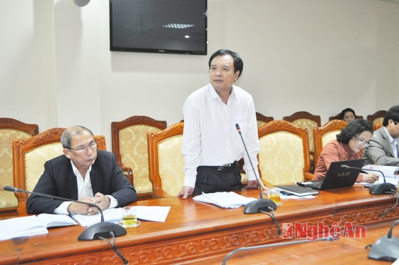 Đồng chí Hồ Phúc Hợp - Trưởng ban Dân vận Tỉnh ủy phát biểu tại cuộc thẩm tra
