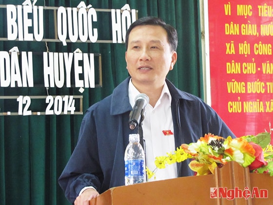 Đồng chí Lê Quang Huy phát biểu tại buổi tiếp xúc