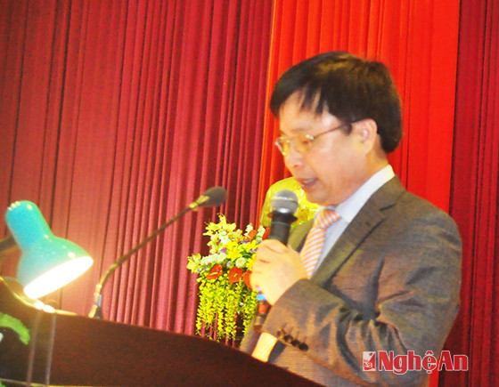 Đồng chí Bùi Đình Long, Giám đốc Sở Y tế đọc lời kêu gọi hưởng ứng tháng Hành động quốc gia về Dân số