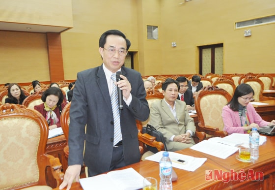 Thường trực HĐND thị xã Hoàng Mai phát biểu tại hội nghị