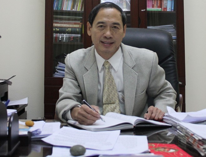 Ông Hoàng Quốc Hào - Giám đốc Sở Tư pháp Nghệ An - kết luận Công Phượng sinh năm 1995. Ảnh: Phạm Hòa