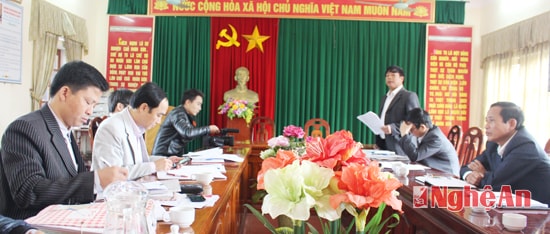 Toàn cảnh buổi làm việc tại xã Hưng Tiến