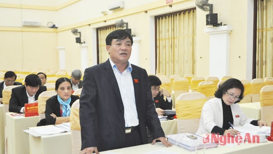 Đại biểu Võ Viết Thanh (thành phố Vinh) phát biểu thảo luận