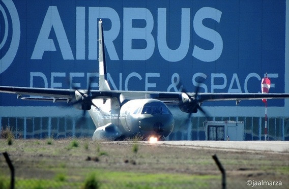  Theo kế hoạch, 2 chiếc C-295M còn lại sẽ tiếp tục được Airbus DS bàn giao cho Không quân Việt Nam vào năm 2015. Theo kế hoạch, 2 chiếc C-295M còn lại sẽ tiếp tục được Airbus DS bàn giao cho Không quân Việt Nam vào năm 2015.