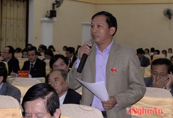 Đại biểu Lê Văn Trí (Anh Sơn) đề xuất các vấn đề liên quan đến chính sách nông nghiệp