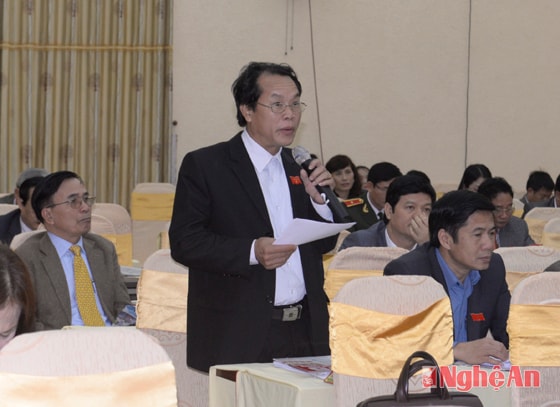 Đại biểu Phan Thế Phương (Nghĩa Đàn) chất vấn về việc quản lý các hoạt động quản lý xuất khẩu lao động
