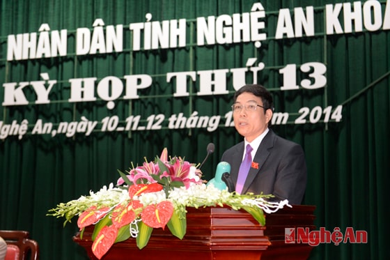 Giám đốc Sở LĐ_TB-XH Nguyễn Bằng Toàn giải trình và trả lời chất vấn thuộc lĩnh vực ngành