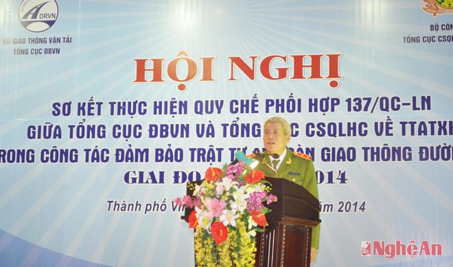 Trung tướng Tô Thường – Tổng cục trưởng tổng cục VII Bộ công an phát biểu tại hội nghị. 