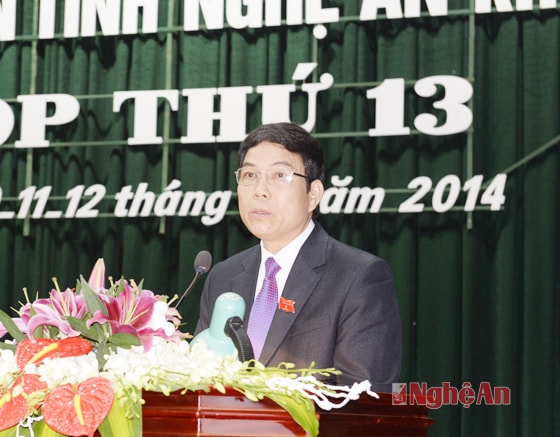 Giám đốc Sở LĐ_TB-XH Nguyễn Bằng Toàn giải trình và trả lời chất vấn thuộc lĩnh vực ngành