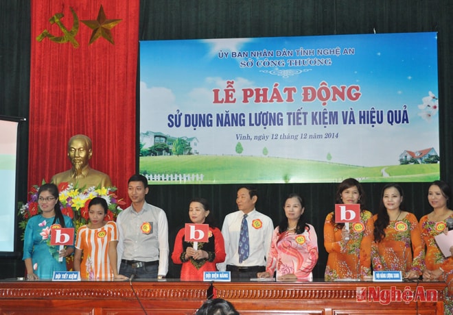 Các phần thi gia đình tiết kiệm năng lượng của phường Lê Mao.