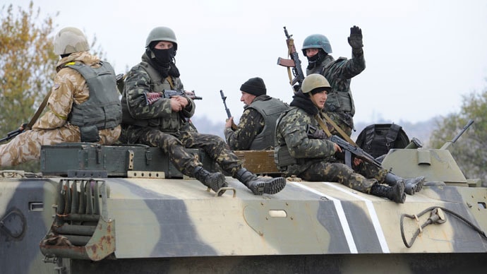 Binh sĩ Ukraine đóng gần Mariupol, thành phố cảng miền đông Ukraine. Ảnh: AFP