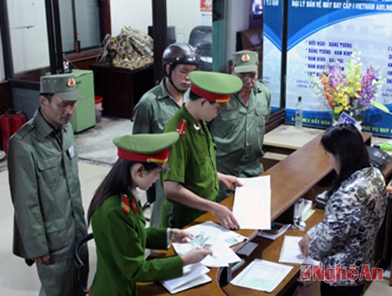 Cơ quan công an kiểm tra việc lưu trú tại một nhà nghỉ  (Ảnh minh họa)