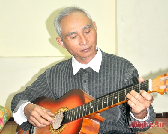 Nhạc sỹ Nguyễn Văn Đờn