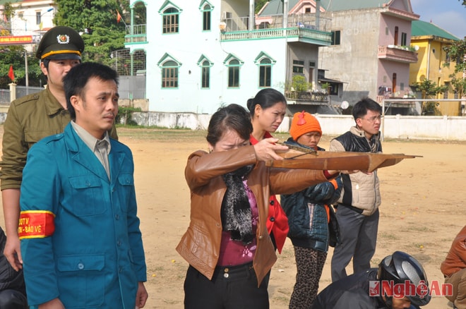 Thi bắn nỏ