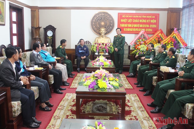 Đại tá Hà Tân Tiến cảm ơn tình cảm của Cán bộ và nhân dân tỉnh Viêng Chăn