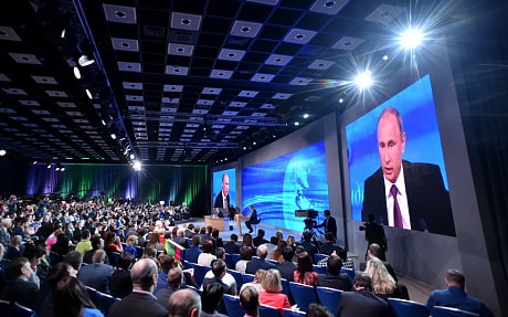 Quang cảnh cuộc họp báo của tổng thống Putin. Ảnh: Telegraph.