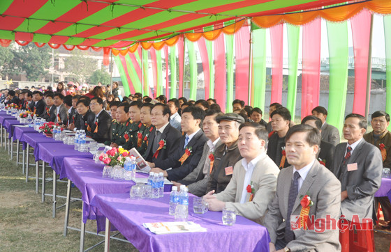 Các đại biểu tham dự buổi lễ