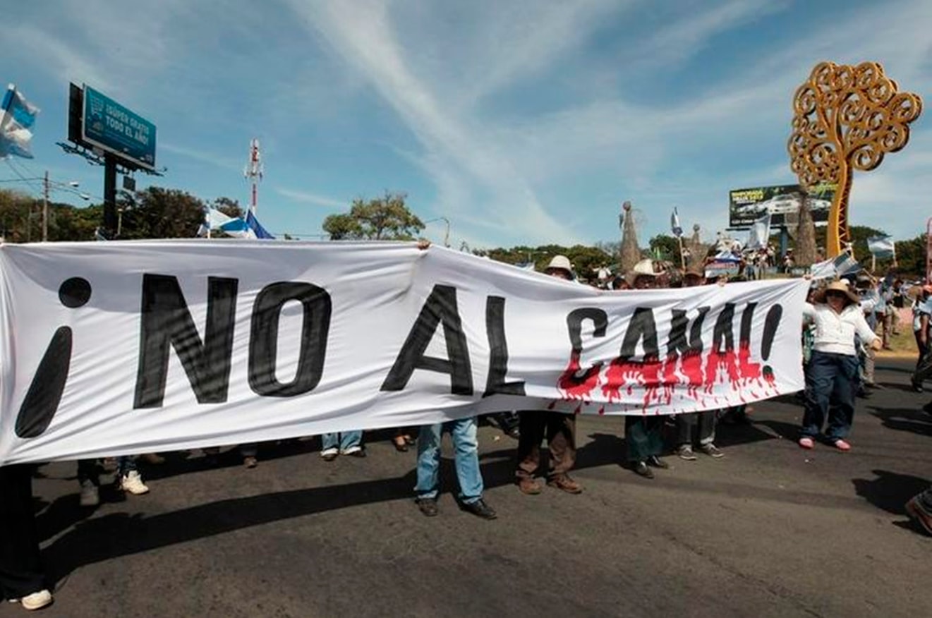 Các cuộc biểu tình phản đối việc xây dựng kênh đào  băng qua Nicaragua hôm 10/12. Ảnh: Reuters