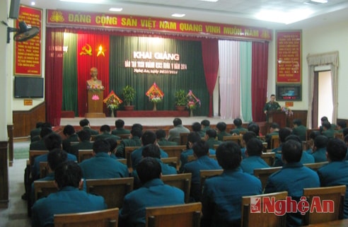 Quang cảnh buổi khai giảng.