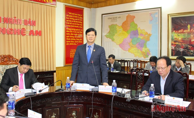 Phó Chủ tịch UBND tỉnh Lê Xuân Đại phát biểu tại cuộc họp