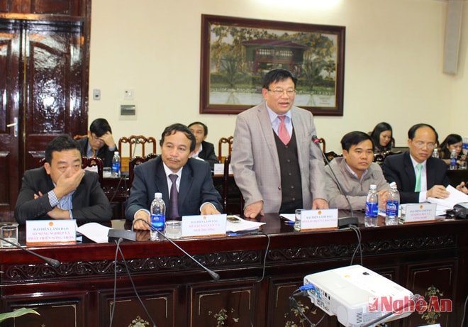 Đại diện lãnh đạo Sở Giáo dục và đào tạo phát biểu ý kiến