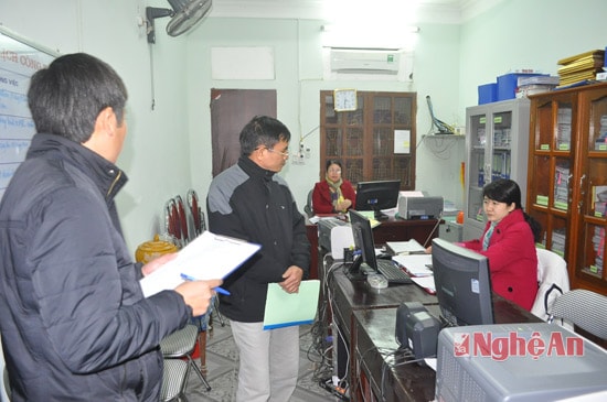 Kiểm tra chấp hành giờ giấc làm việc tại Chi cục quản lý đê điều Nghệ An
