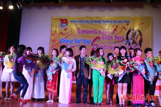 Các thi sinh đoạt giải trong đêm chung khảo