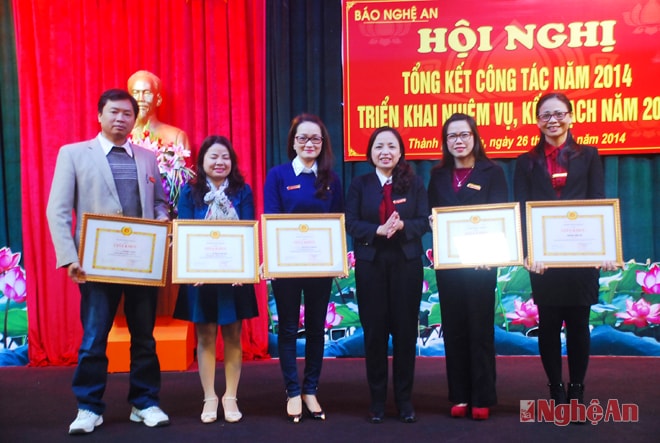 Trao thưởng đoàn viên công đoàn suất sắc