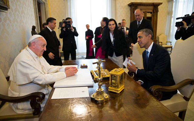 Tổng thống Obama (phải) gặp Đức Giáo hoàng Francis ngày 27/3/2014 tại Vatican.