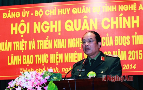 Thiếu tướng Nguyễn Hữu Truyền - Phó Tham mưu trưởng BTL Quân khu IV phát biểu chi đạo Hội nghị