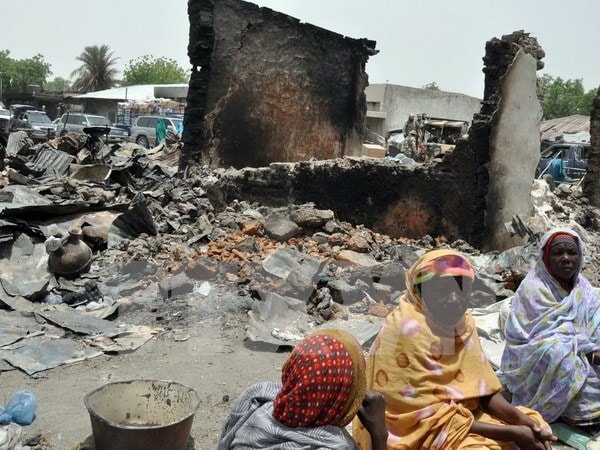 Một khu chợ bị Boko Haram đốt phá trong vụ tấn công ở Gamboru Ngala, miền Đông Bắc Gamboru Ngala, giáp giới Cameroon. (Nguồn: AFP/TTXVN)
