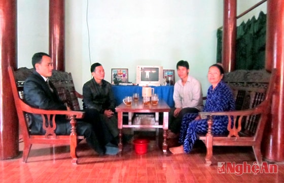 Bà Lô Thị Châu trong ngôi nhà “Đại đoàn kết”.
