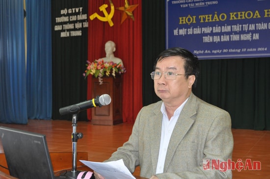Lãnh đạo UBMTTQ tỉnh tham luận công tác xây dựng phong trào toàn  dân tham gia giữ gìn TT ATGT.