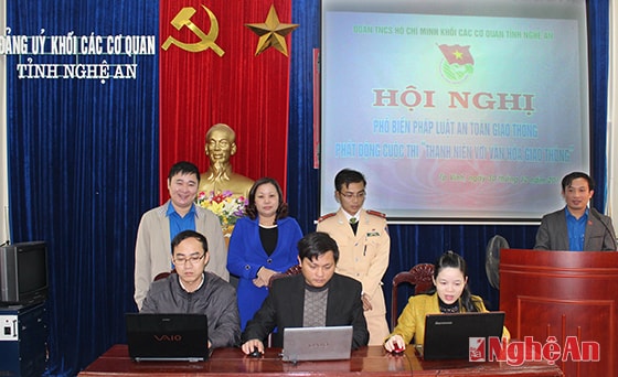 Đại diện các cơ sở Đoàn tham gia cuộc thi Thanh Niên với văn hoá giao thông