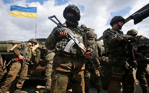 Lệnh ngừng bắn ở Ukraine thường xuyên bị vi phạm (ảnh: AP)