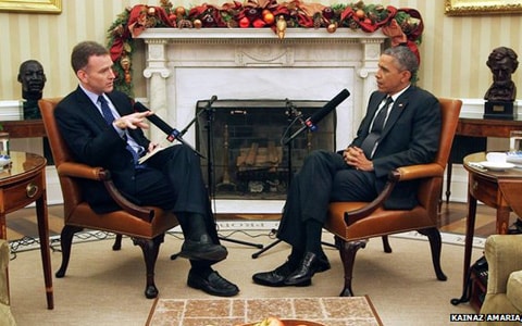 Ông Obama có cuộc phỏng vấn với phóng viên Steve Inskeep của hãng thông tấn NPR tại Phòng Bầu dục (ảnh: BBC)