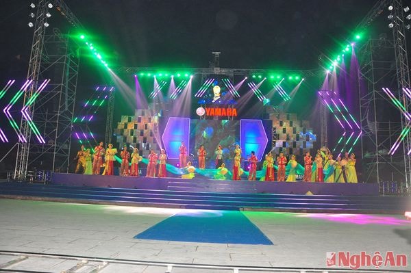 Toàn cảnh chương trình nghệ thuật chào năm mới