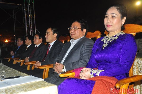 Đồng chí Đinh Thị Lệ Thanh và các đại biểu tham dự chương trình