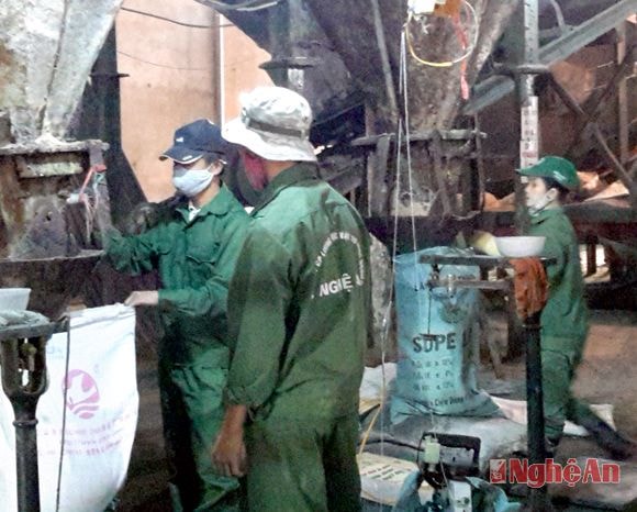 Nhà máy sản xuất lô hàng đầu tiên.